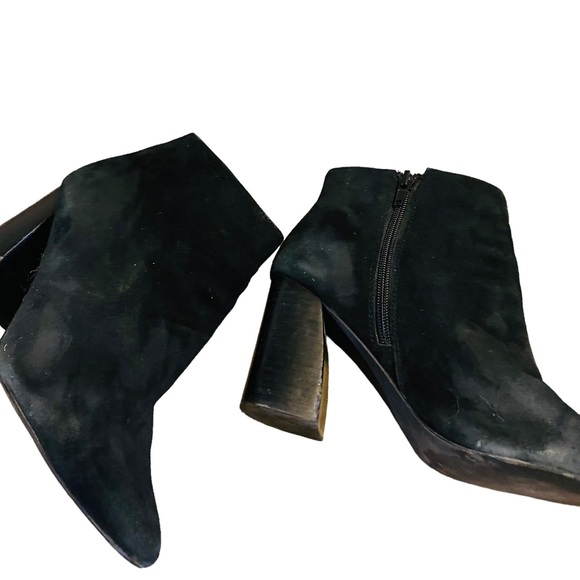 Steve Madden Simmer Suede Black Heeled Booties - Picture 6 of 9
